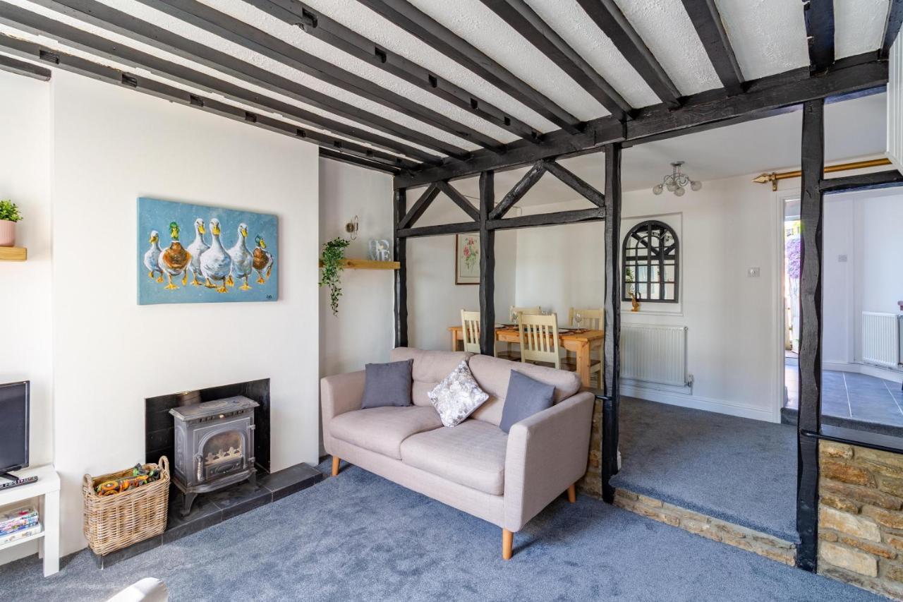 Family Friendly Cottage With Bunk Beds And Courtyard Malmesbury Exteriör bild