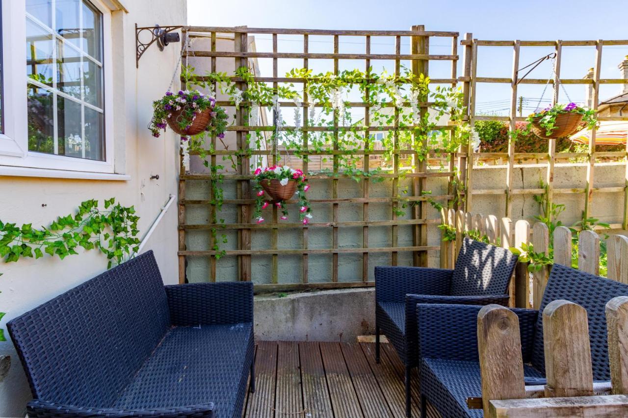 Family Friendly Cottage With Bunk Beds And Courtyard Malmesbury Exteriör bild