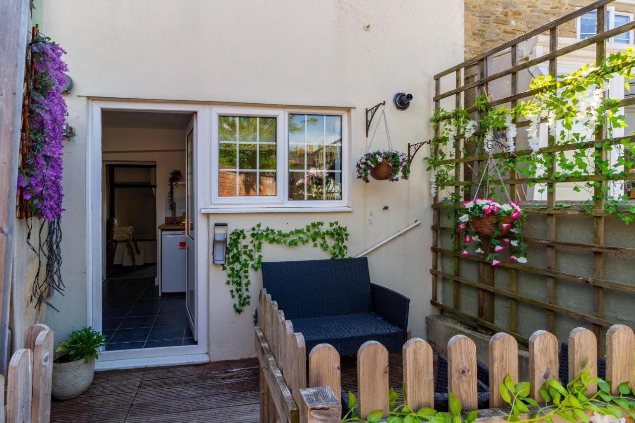 Family Friendly Cottage With Bunk Beds And Courtyard Malmesbury Exteriör bild