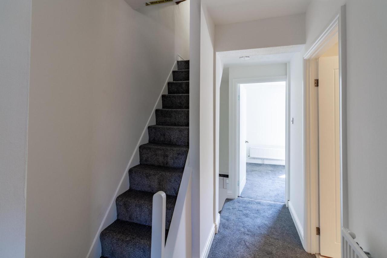 Family Friendly Cottage With Bunk Beds And Courtyard Malmesbury Exteriör bild
